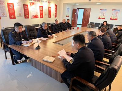 聚焦黨建引領(lǐng)推動(dòng)行業(yè)發(fā)展——市機(jī)動(dòng)車(chē)駕駛員培訓(xùn)綜合執(zhí)法大隊(duì)召開(kāi)組織生活會(huì)部署會(huì)